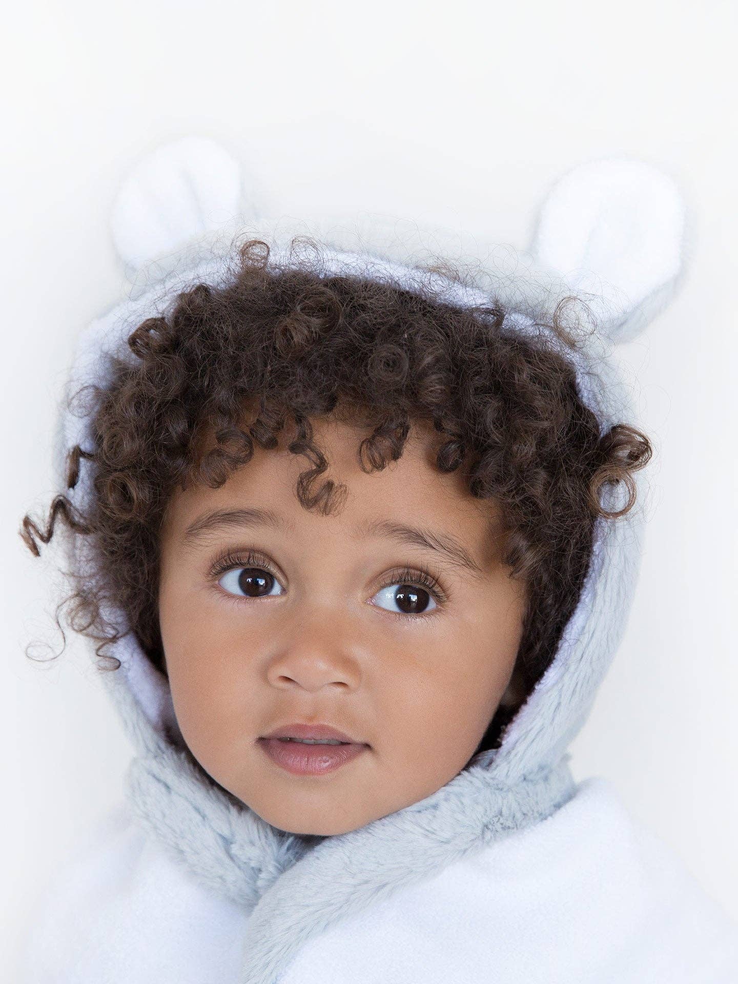 Luxe™ Baby Towel: Blue Little GiraffeTAYLOR + MAX