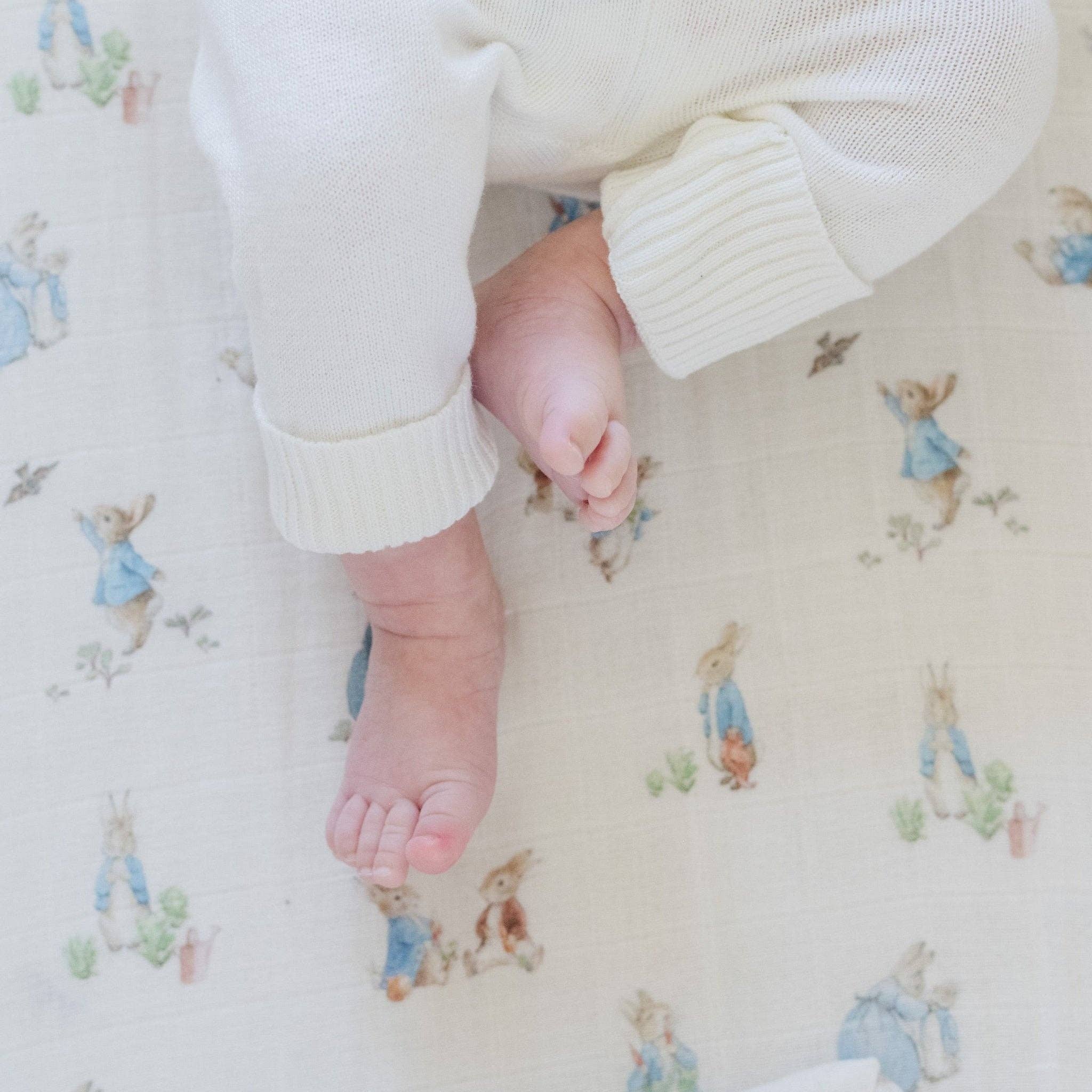 PETER RABBIT™ COTTON MUSLIN CRIB SHEETS: Girl SaranoniTAYLOR + MAX