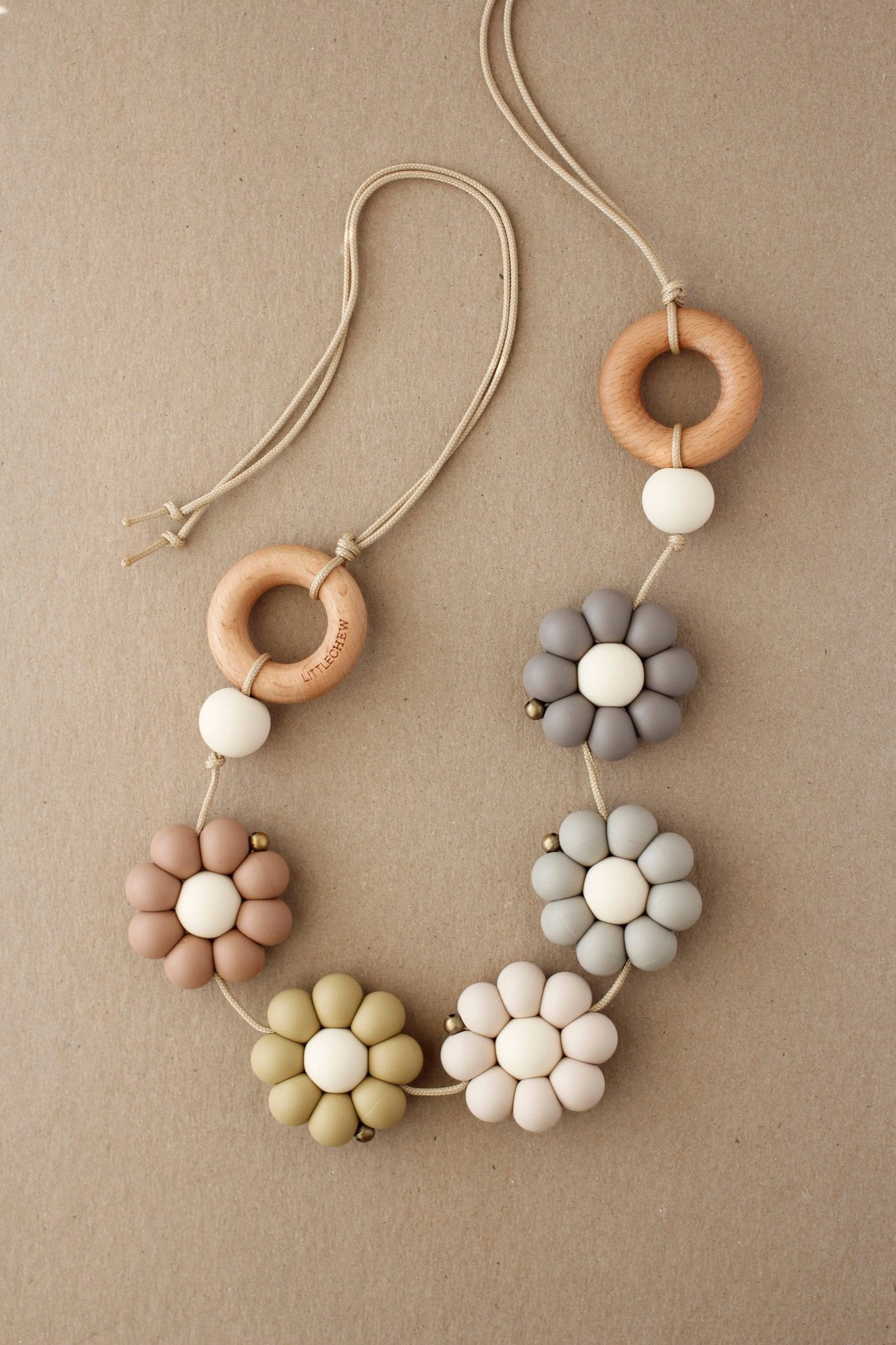 Pram Garland - Daisy | Neutral Little ChewTAYLOR + MAX