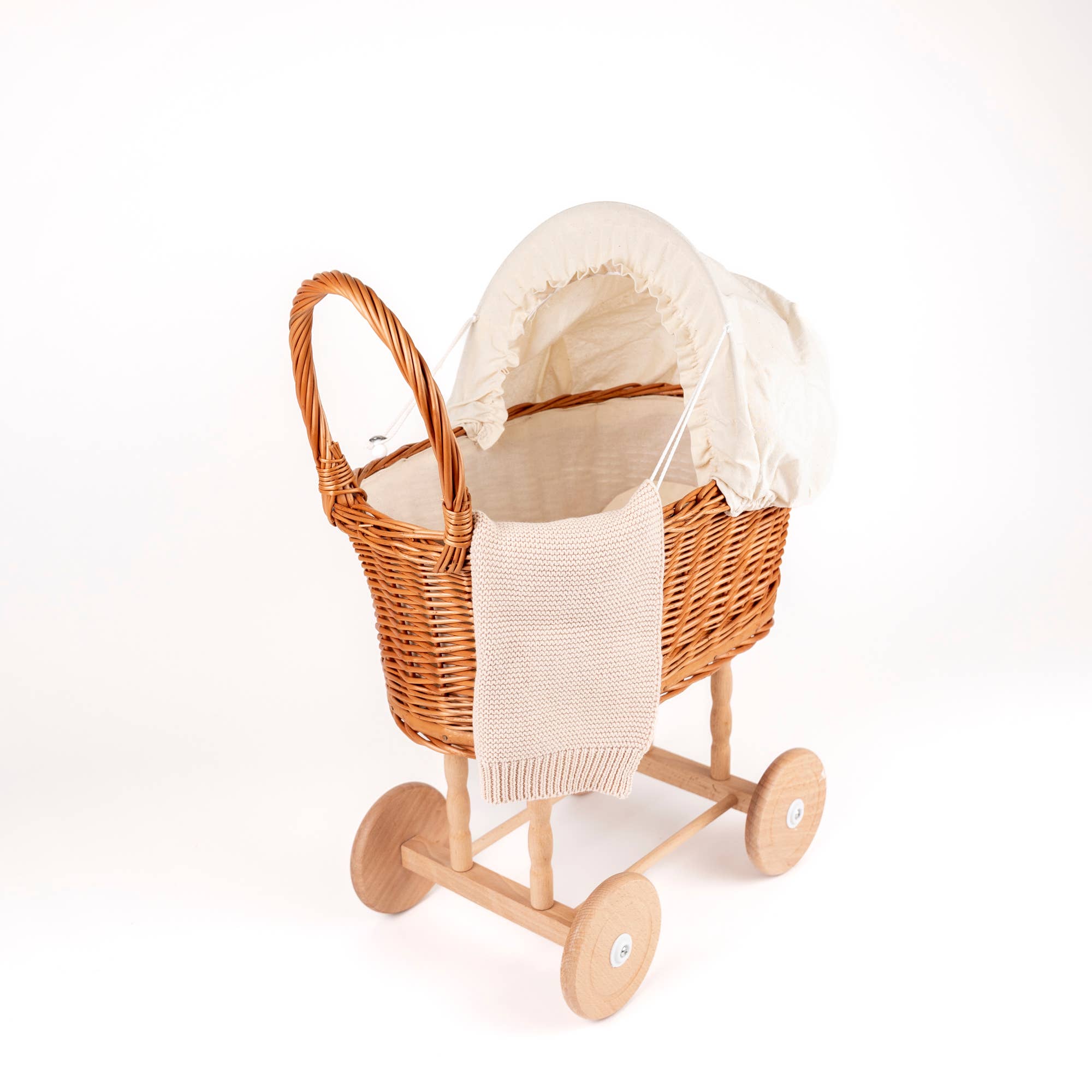 Wicker Pram Eggshell EgmontTAYLOR + MAX
