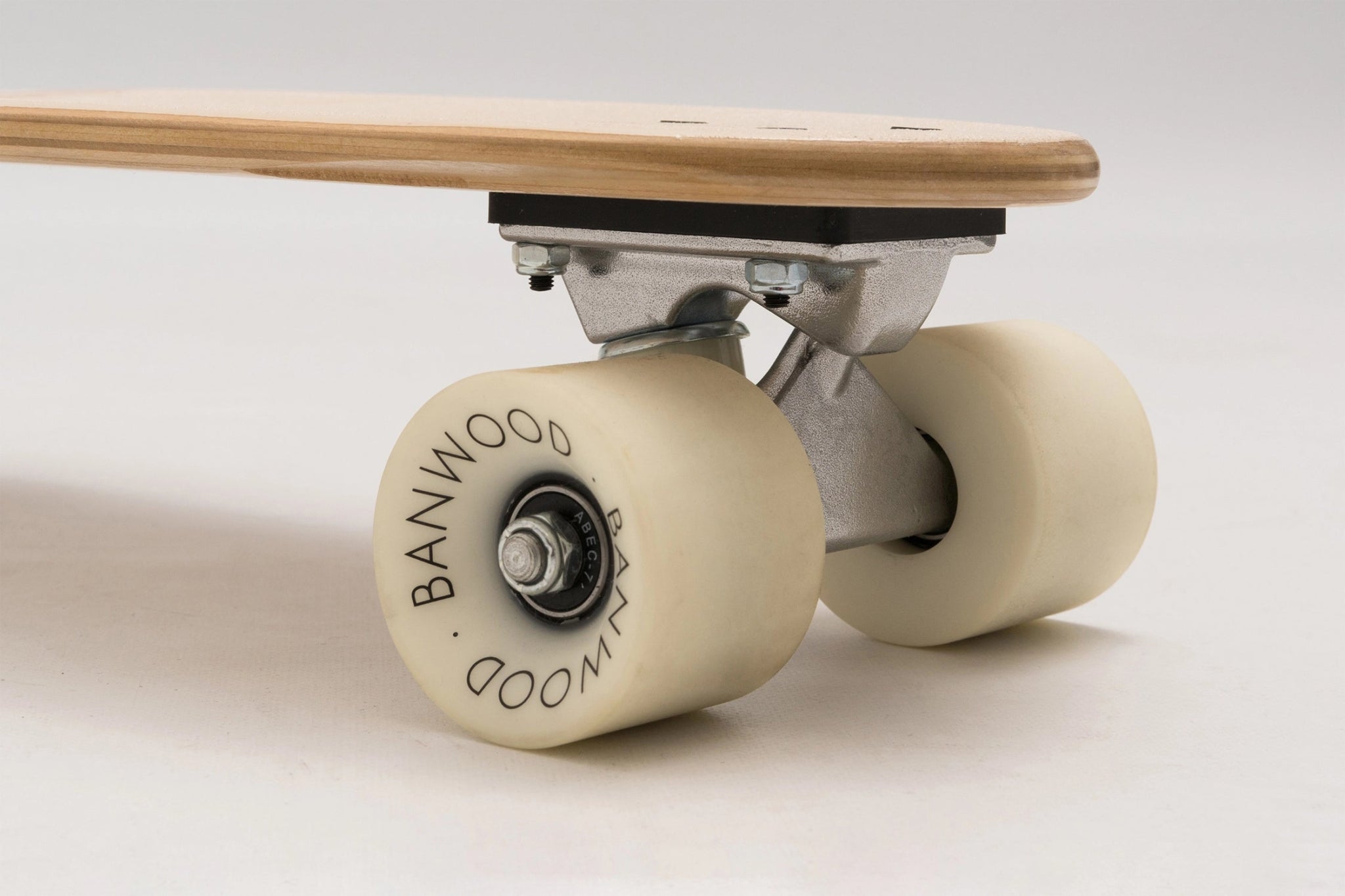 Banwood Skateboard | Cream skateboardBanwoodTAYLOR + MAX