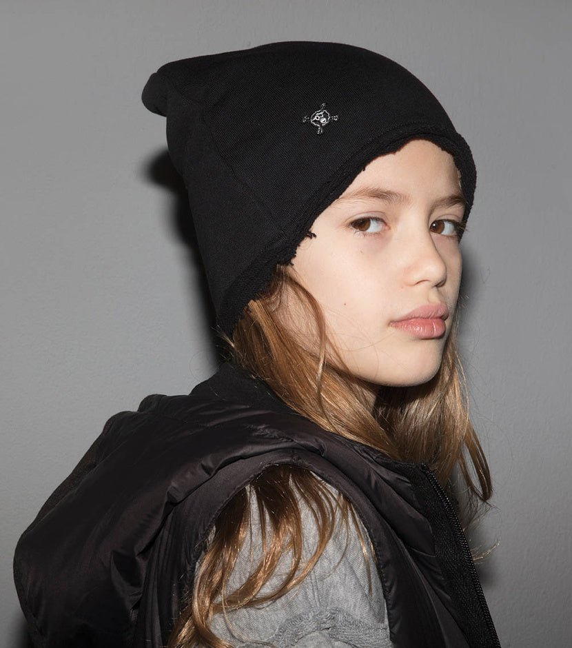 NUNUNU Black Beanie Hat HatNUNUNUTAYLOR + MAX