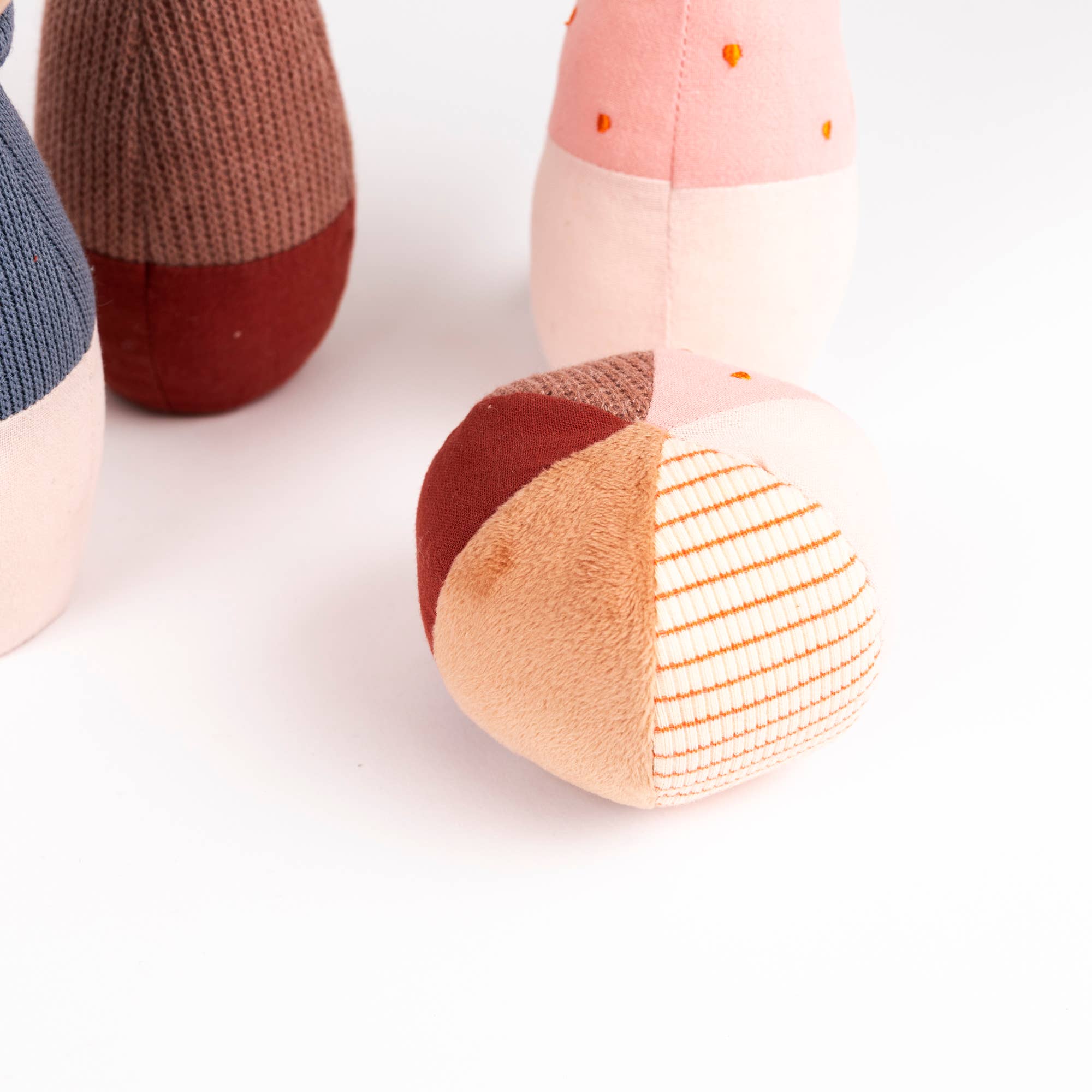 Friends Bowling Game EgmontTAYLOR + MAX