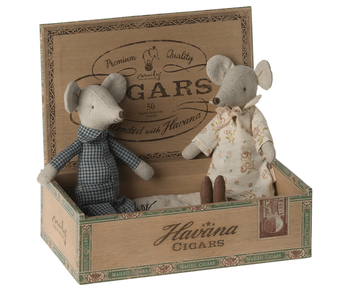 Grandma and Grandpa Mice In CigarBox MailegTAYLOR + MAX