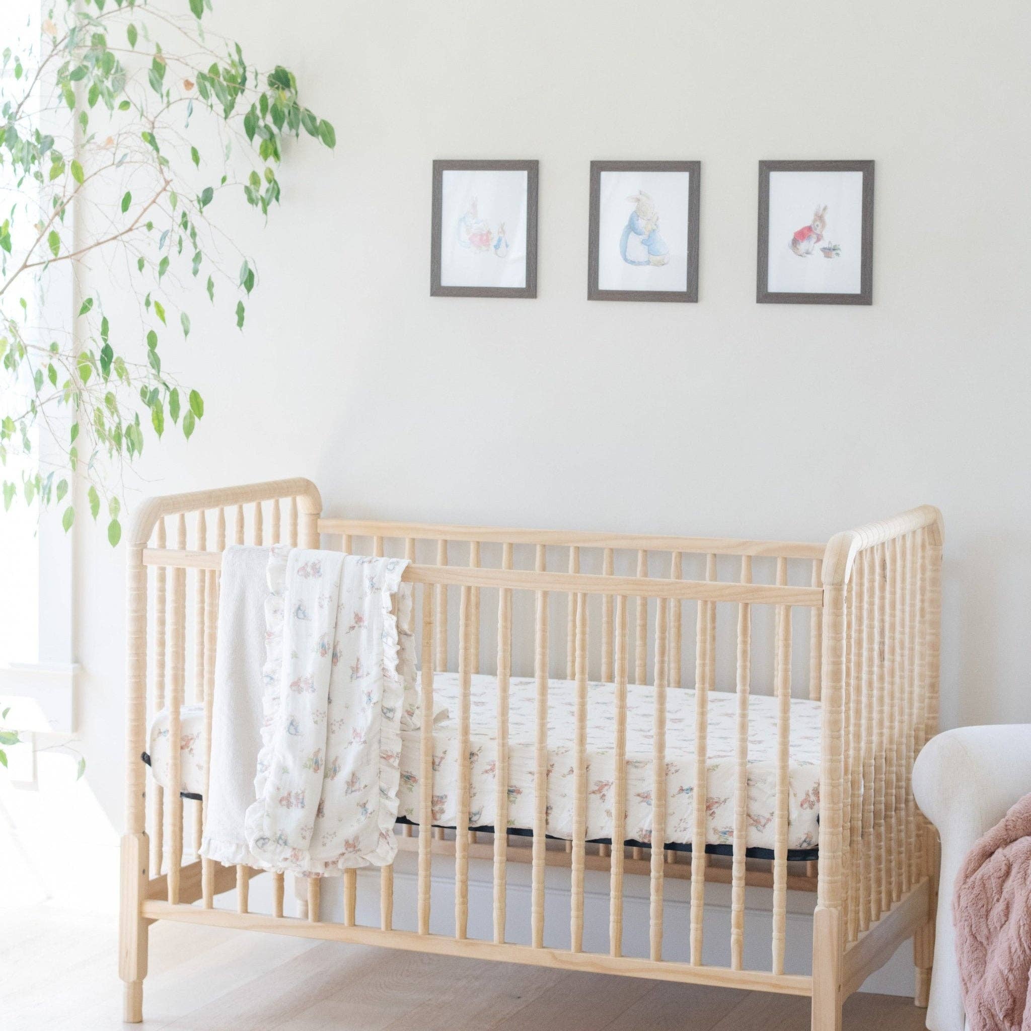 PETER RABBIT™ COTTON MUSLIN CRIB SHEETS: Girl SaranoniTAYLOR + MAX