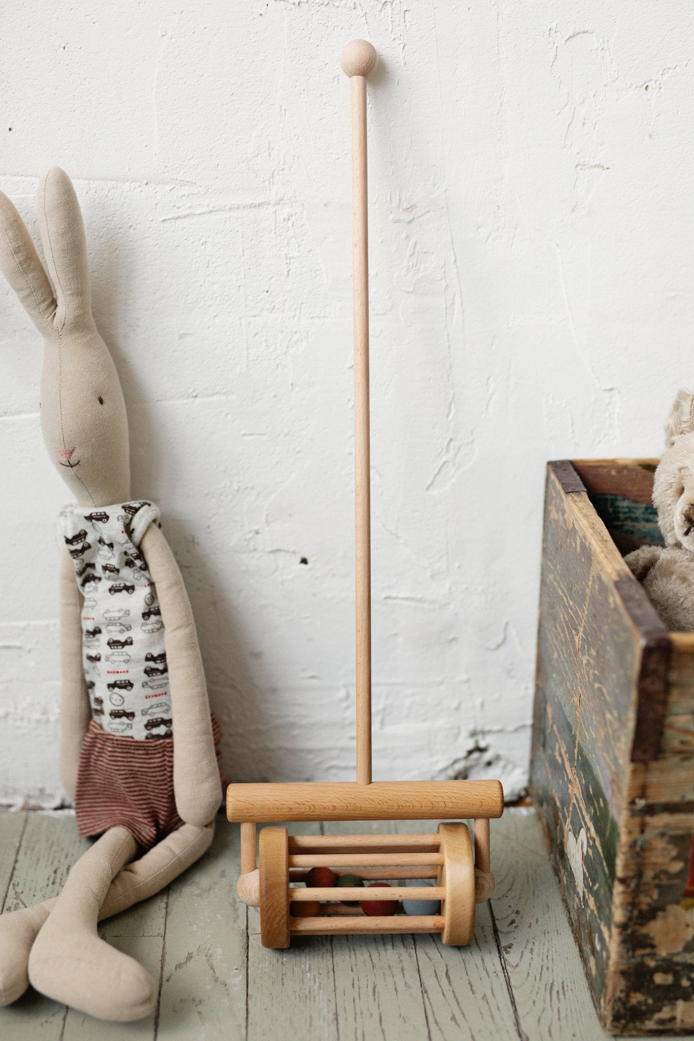 Wooden Rattle Push Toy Activity ToysFriendly ToysTAYLOR + MAX